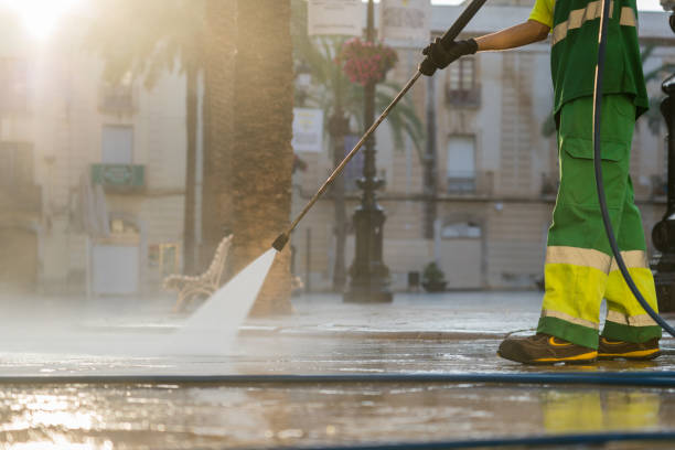 Best Garage Pressure Washing  in Fridley, MN
